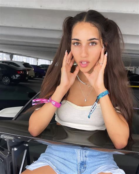 Izzy Green (Isabella Green, abellaskies) is a Brazilian-American e-girl with over 500k followers on Instagram. She maintains accounts on Twitter, Twitch, and YouTube where she posts sexy content to promote her sexually explicit OnlyFans account. Izzy Green Nude Creampie Sex POV OnlyFans Video Leaked. Izzy Green (Isabella Green, …